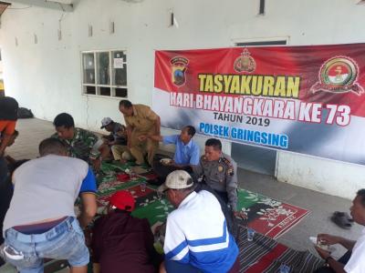 peringati-hut-bhayangkara-dengan-tasyakuran-bersama-pedagang