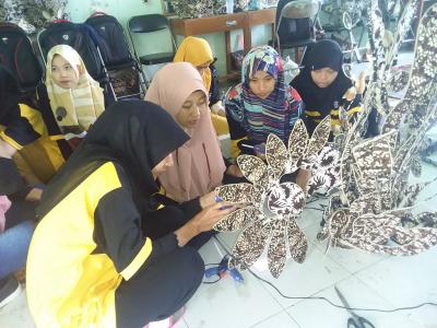Batang Siap Jadi Produsen Busana Karnaval Kekinian