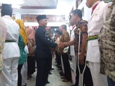 jalan-anak-si-pedagang-ayam-di-batang-untuk-meraih-beasiswa