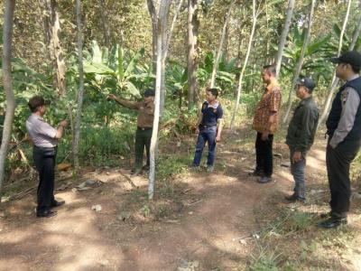 polres-batang-sambangi-kawasan-hutan-untuk-antisipasi-kebakaran