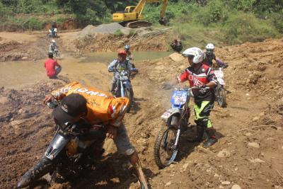 trabas-perjuangan-bersama-kodim-0736-batang