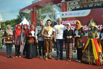 Pesta Rakyat Jateng 2019, Pemkab Batang Raih Juara 2 di Dekranasda Karnival