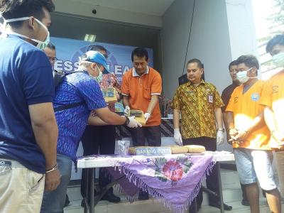 BNNK Batang Berhasil Mengungkap Peredaran 6,3 Kg Ganja