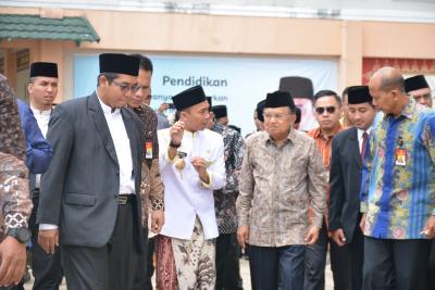 Wapres RI Jusuf Kalla, Hadiri Tasyakuran Sewindu Tazakka Batang