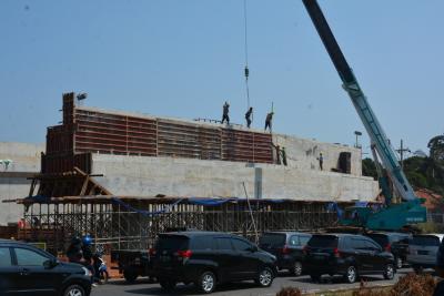 pemasangan-girder-ganggu-jalur-pantura-pengguna-bisa-lewat-jalur-alternatif-atau-jalur-selatan